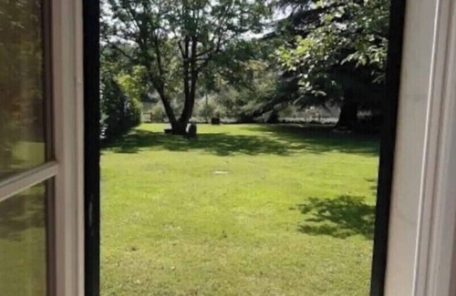 Saint-Seurin-de-Prats Apartment | 2 Bed apartment with private pool on the Dordogne River, restaurants 2 min walk.