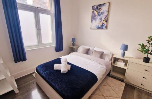 Canning Town Apartment | 2 Bed Apartment, Near Canary Wharf, O2, Excel, Airport
