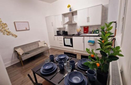 Canning Town Apartment | 2 Bed Apartment, Near Canary Wharf, O2, Excel, Airport