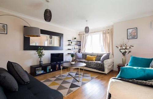 Fulham Apartment | 2 Bed Apartment with Garden in Fulham