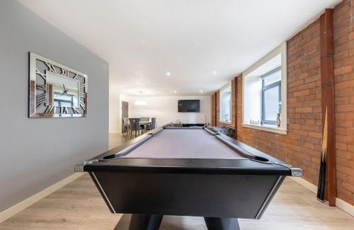 Bradford Apartment | 2 bed apartment with pool table