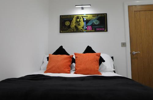 Adamsdown Apartment | 2-Bed Apartment with Rooftop Garden in Prime Cardiff City Location