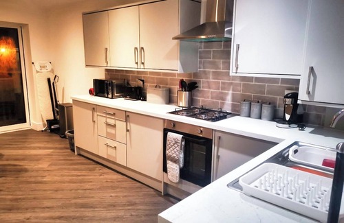 Ridgeway House | 2 Bed Bungalow - Enclosed Garden - Wheel Chair Acc