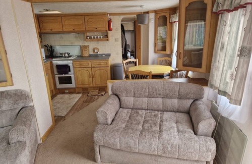 Penparcau Ski Chalet | 2 Bed Caravan with Aberystwyth Town Viev