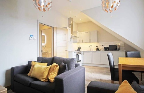 Chester Apartment | 2 bed Central Chester Apartment - Free Parking
