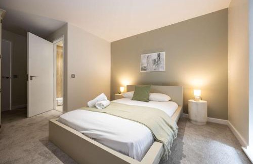 Cheetham Hill Apartment | 2 Bed Central Flat Free Parking By City SuperHost