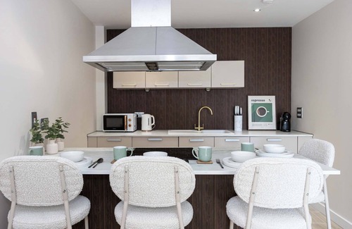 Cheetham Hill Apartment | 2 Bed Central Flat, Free Parking By City SuperHost