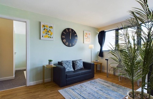 St George's Quarter Apartment | 2 Bed | Central Liverpool | Sleeps 4 | Parking