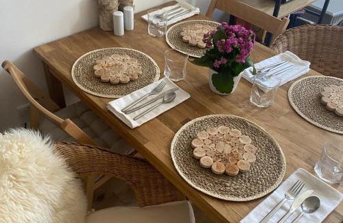 Tynemouth House | 2 Bed Cottage - Sleeps 4 - Wifi - Parking