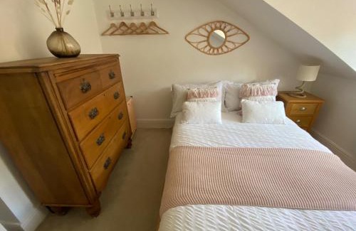 Tynemouth House | 2 Bed Cottage - Sleeps 4 - Wifi - Parking