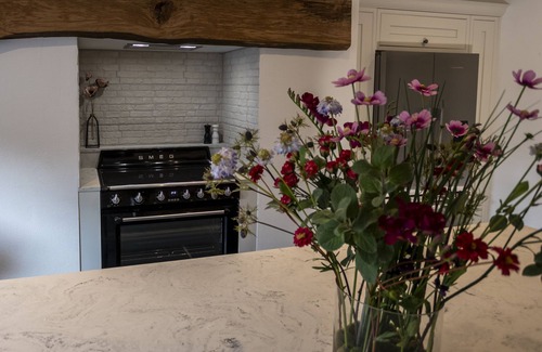 Llanfor Cottage | 2 Bed Cottage with own kitchen and living space