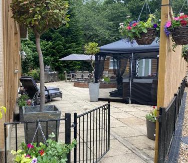 Wimborne Saint Giles House | 2 Bed Countryside Retreat in Dorset Includes a private Hot Tub and cosy wood burner
