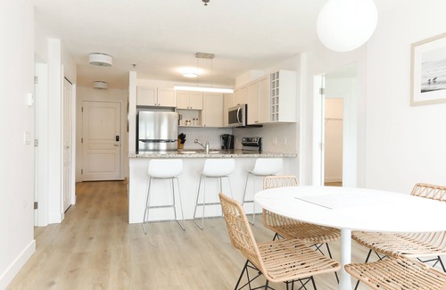 North End Condo | 2 Bed + DEN 2 Bath Downtown Kelowna