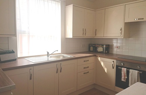 Borth Apartment | 2 Bed Flat in Borth near the sea. Views over the Cambrian Mountains.