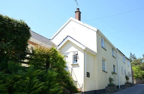 Bishops Nympton House | 2 bed garden cottage nestled on the edge of Exmoor