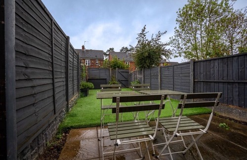 Marston Green House | 2 Bed Home - HS2, NEC, Resorts World & BHX Airport