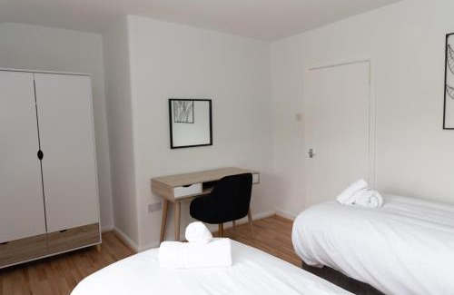 Radcliffe House | 2 bed home sleeping 3 people fully equipped located in Radcliffe Manchester - Stand Up and Shout