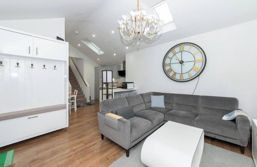 Reading House | 2-Bed House in Reading-Near town-Sleeps 4