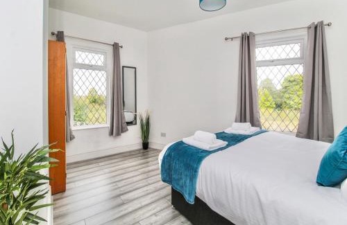 St Helens Apartment | 2 Bed House, Sleeps 5, Ideal for Contractors, St Helens, Long Term Stays Weekly & Monthly Offers