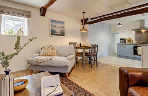 Pennant House | 2 Bed in Aberaeron 96072