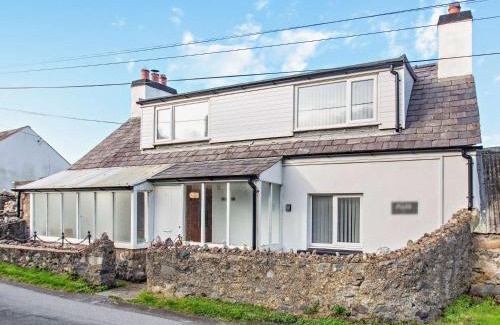 Dinas House | 2 Bed in Aberdesach 92082