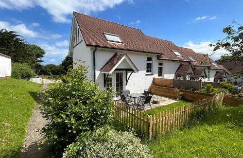 Aberporth House | 2 Bed in Aberporth 1ml SW 79160