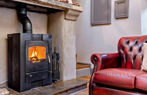 Bakewell House | 2 Bed in Bakewell 94155
