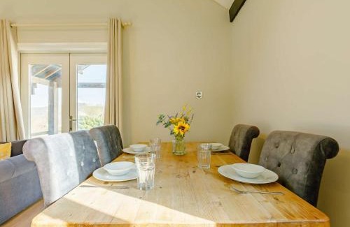 Kingswear House | 2 Bed in Barnstaple 09089