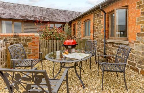 Kingswear House | 2 Bed in Barnstaple 09091