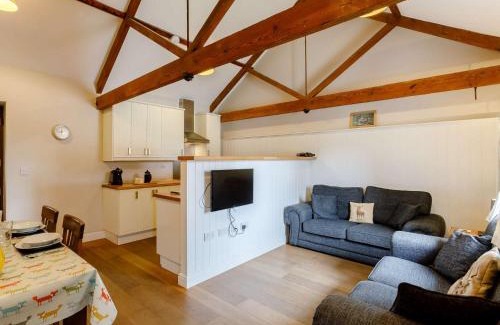 Kingswear House | 2 Bed in Barnstaple 09091