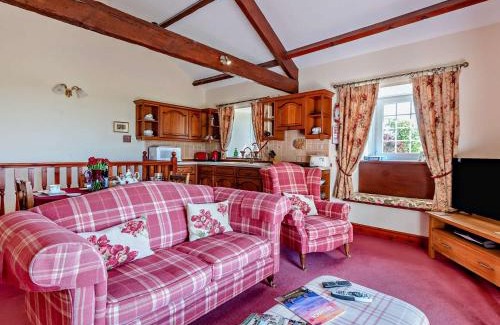 Wigton House | 2 Bed in Bassenthwaite 96088