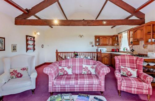 Wigton House | 2 Bed in Bassenthwaite 96088