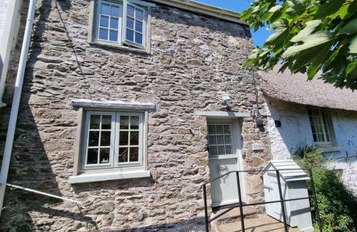 Chillington House | 2 Bed in Beesands 56702