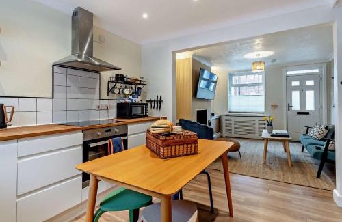 Beverley House | 2 Bed in Beverley 93219