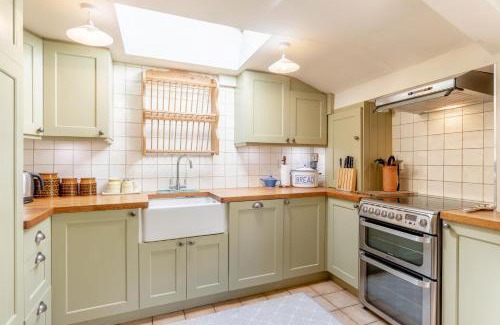 Bridport House | 2 Bed in Bowood oc-g32719