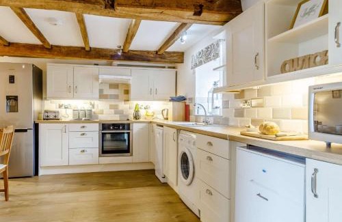 Brecon House | 2 Bed in Brecon BN310