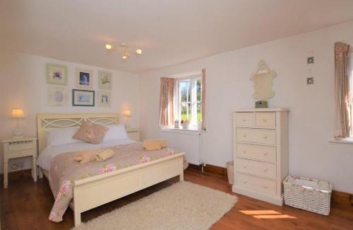 Galmpton House | 2 Bed in Brixham 74200