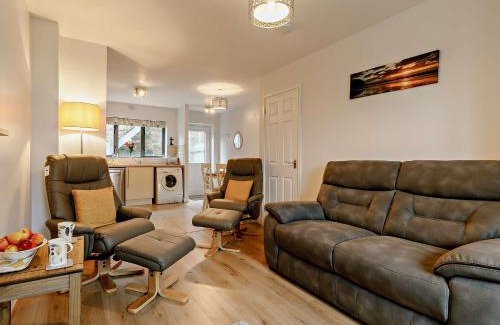 Charlestown House | 2 Bed in Charlestown 90410