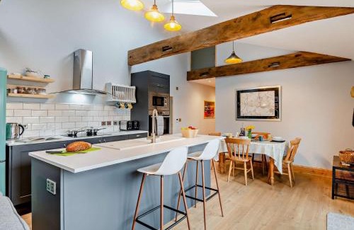 Axbridge House | 2 Bed in Cheddar 91358