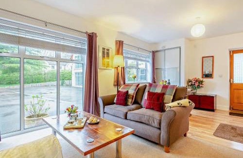 Mangotsfield House | 2 Bed in Cheltenham 49336