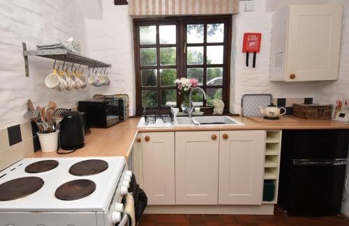 Cardigan House | 2 Bed in Cilgerran FB173