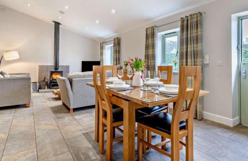 Pontypool House | 2 Bed in Croes-y-pant 58962