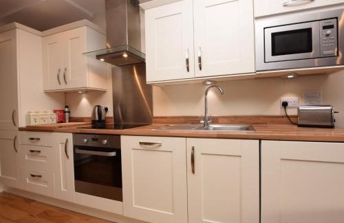 Roslin House | 2 Bed in Edinburgh 42778