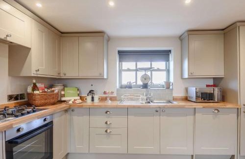 Ormskirk House | 2 Bed in Formby 90263