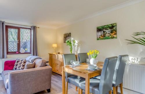 Two Waters Foot Apartment | 2 Bed in Fowey 77914