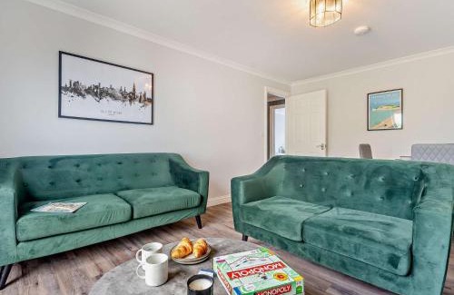 Freshwater House | 2 Bed in Freshwater 94561