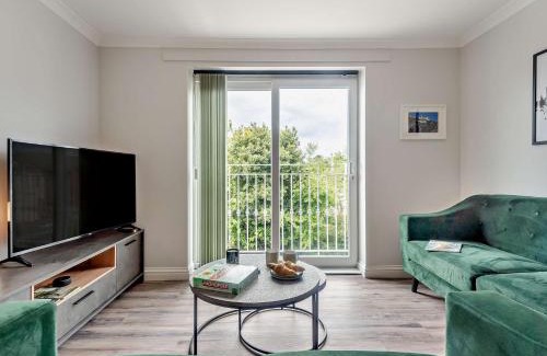 Freshwater House | 2 Bed in Freshwater 94561