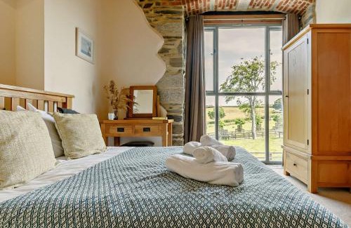 Launceston House | 2 Bed in Launceston 92552