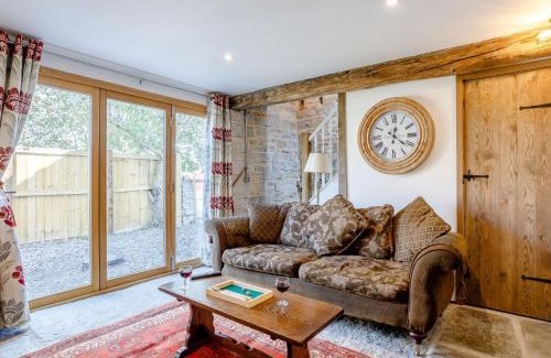 Glastonbury House | 2 Bed in Glastonbury 79122