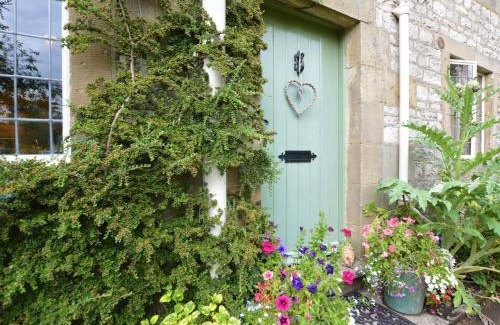 Hartington House | 2 Bed in Hartington 75637